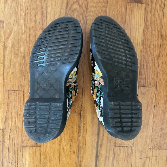 Dr. Martens Women's 8065 Darcy Floral Mary Jane Flat - Picture 6 of 6